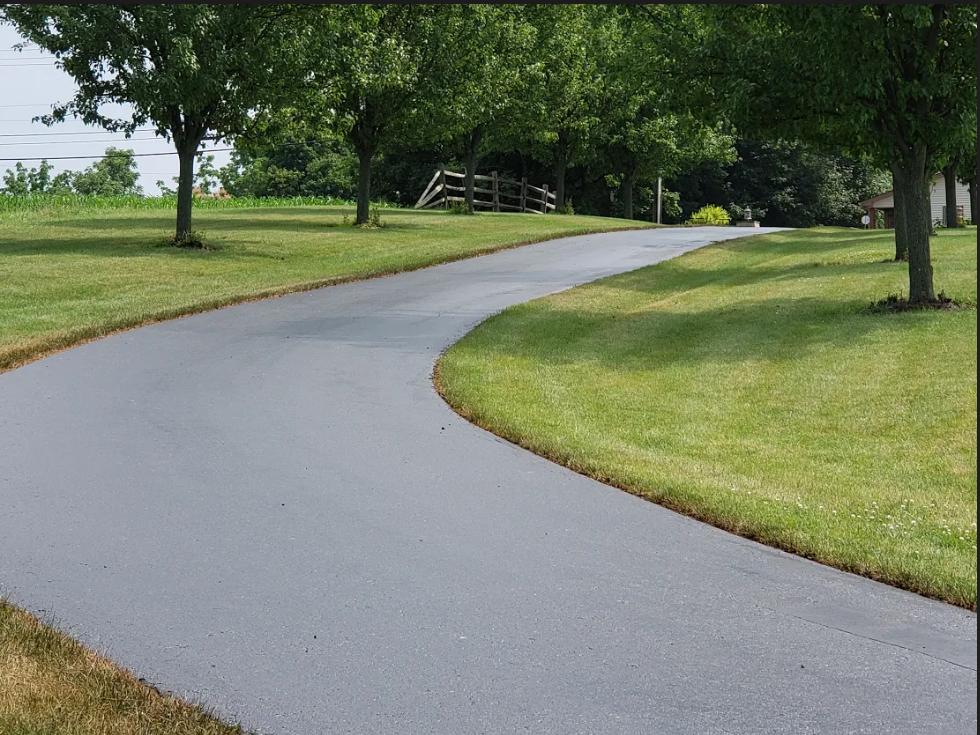 Sealed curved driveway, Pennsylvania